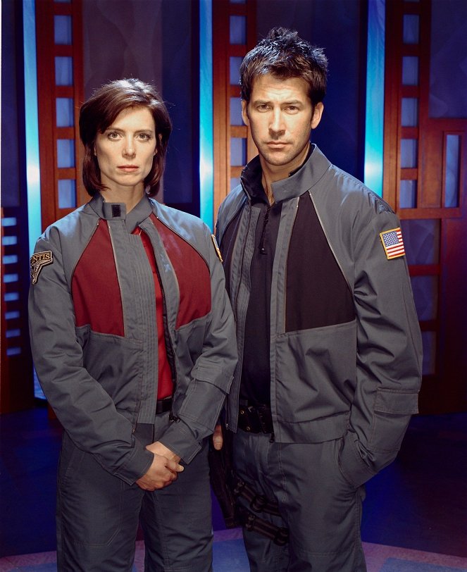 Stargate: Atlantis - Season 1 - Promokuvat - Torri Higginson, Joe Flanigan