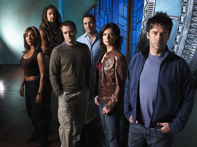 Csillagkapu: Atlantisz - Season 3 - Promóció fotók - Rachel Luttrell, Jason Momoa, David Hewlett, Paul McGillion, Torri Higginson, Joe Flanigan