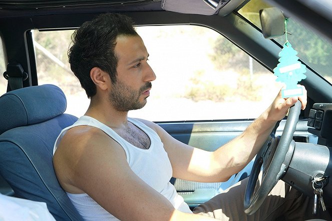 You're the Worst - Season 3 - Twenty-Two - Photos - Desmin Borges