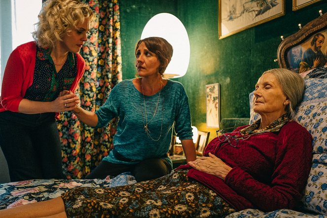 Metti la nonna in freezer - Film - Marina Rocco, Lucia Ocone, Barbara Bouchet