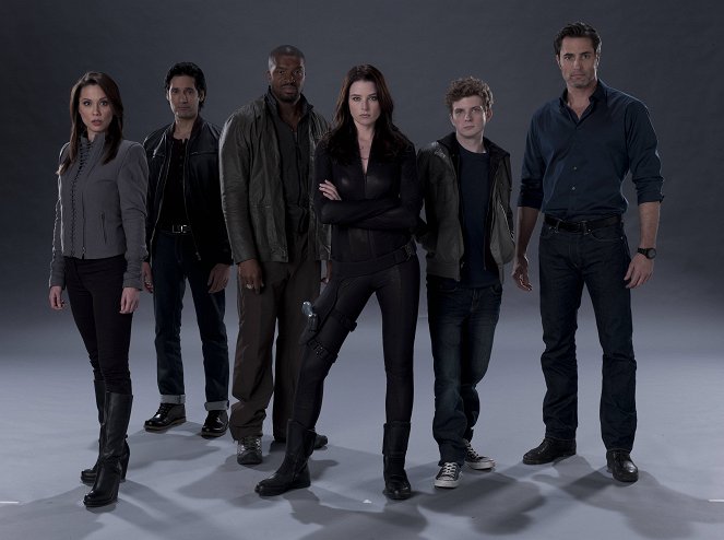 Continuum - Season 2 - Promóció fotók - Lexa Doig, Stephen Lobo, Roger Cross, Rachel Nichols, Erik Knudsen, Victor Webster