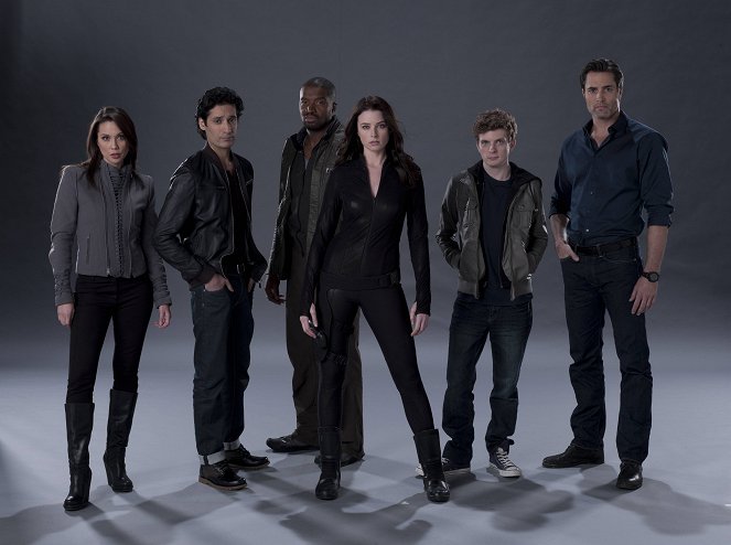 Continuum - Season 2 - Promóció fotók - Lexa Doig, Stephen Lobo, Roger Cross, Rachel Nichols, Erik Knudsen, Victor Webster