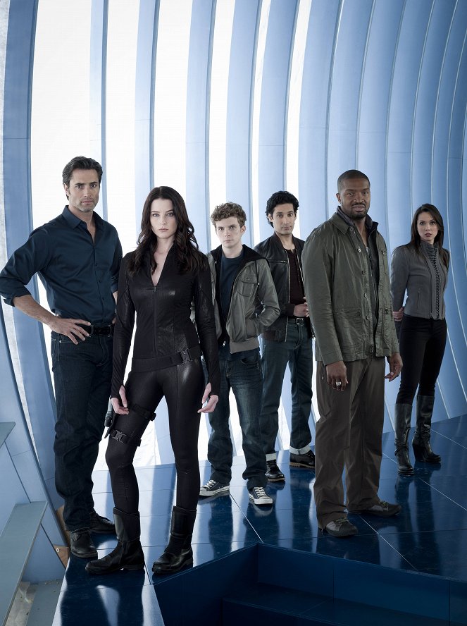 Continuum - Season 2 - Promokuvat - Victor Webster, Rachel Nichols, Erik Knudsen, Stephen Lobo, Roger Cross, Lexa Doig