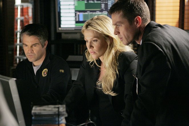 Without a Trace - Season 6 - 4G - Photos - Poppy Montgomery, Eric Close