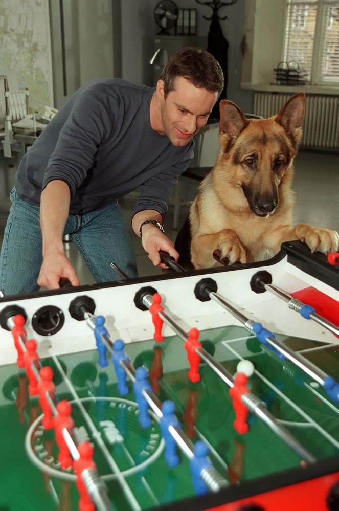 Rex, o cão polícia - Tödlicher Test - Do filme - Gedeon Burkhard, pes Rhett Butler