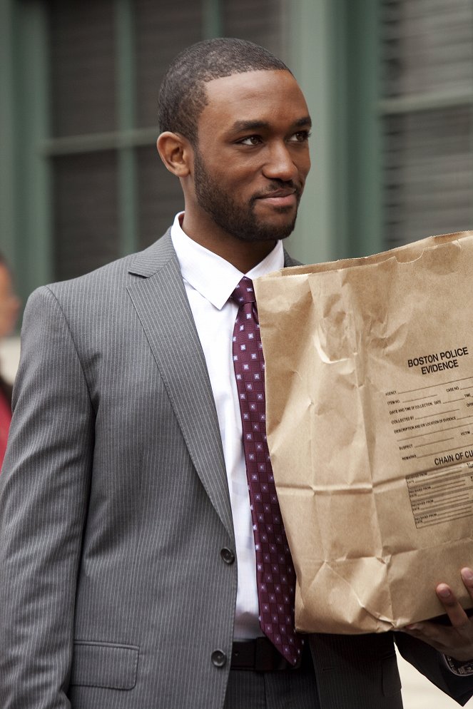 Rizzoli & Isles - Season 1 - She Works Hard for the Money - Photos - Lee Thompson Young