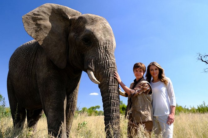 Phoenix Wilder and the Great Elephant Adventure - Z filmu - Sam Ashe Arnold, Elizabeth Hurley