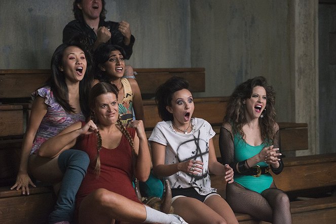 GLOW - Season 1 - Filmfotos - Ellen Wong, Marianna Palka, Sunita Mani, Britt Baron, Jackie Tohn