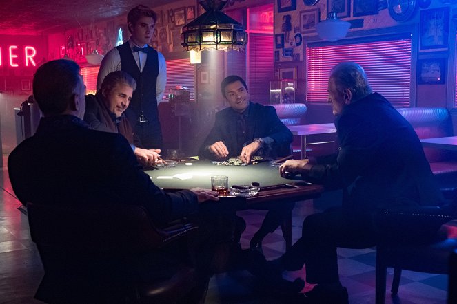 Riverdale - Kapitel fünfundzwanzig: „The Wicked and the Divine“ - Filmfotos - Mark Consuelos