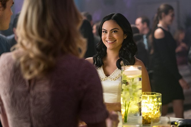 Riverdale - Hoofdstuk 25: The Wicked and the Divine - Van film - Camila Mendes