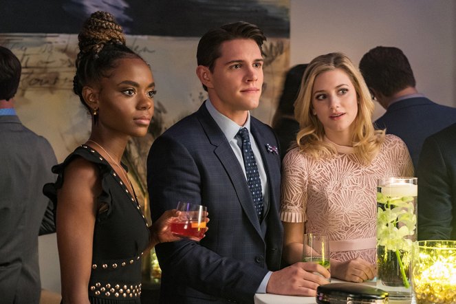 Riverdale - Chapter Twenty-Five: The Wicked and the Divine - Photos - Ashleigh Murray, Casey Cott, Lili Reinhart
