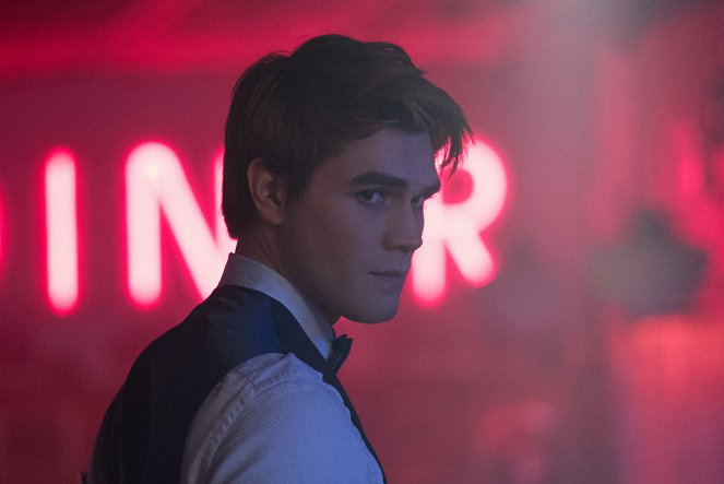 Riverdale - Chapter Twenty-Five: The Wicked and the Divine - Photos - K.J. Apa