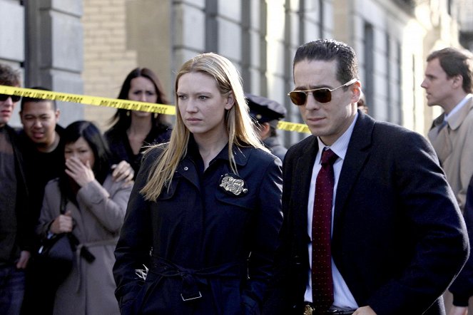 Fringe - Grenzfälle des FBI - Season 1 - Der andere Weg - Filmfotos - Anna Torv, Kirk Acevedo