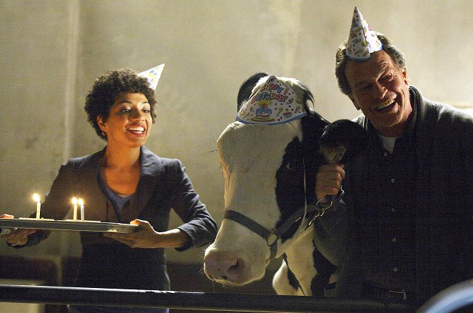 Fringe - Season 2 - A New Day in the Old Town - Photos - Jasika Nicole, John Noble