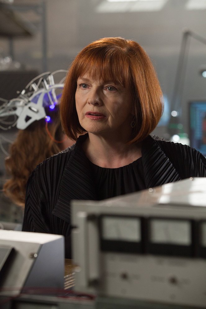 Fringe - Season 4 - Brave New World: Part 2 - Photos - Blair Brown