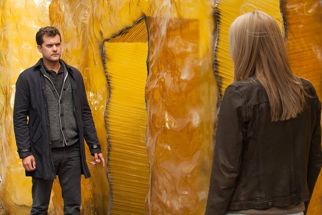 Fringe - Grenzfälle des FBI - Season 5 - Assoziativer Gedankenintegrator, Modell-11 - Filmfotos - Joshua Jackson