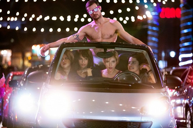 Girls Night Out - Van film - Jillian Bell, Zoë Kravitz, Ryan Cooper, Scarlett Johansson, Ilana Glazer