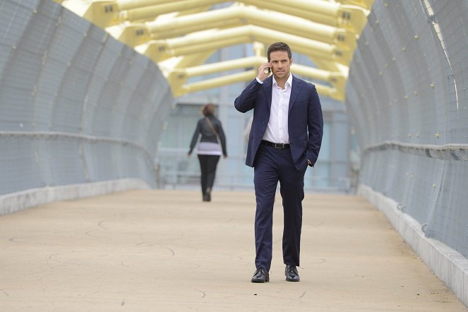 Orphan Black - Season 2 - Nature Under Constraint and Vexed - Photos - Dylan Bruce