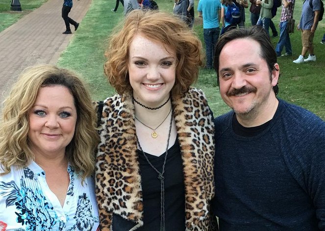 Life of the Party - Van de set - Melissa McCarthy, Shannon Purser, Ben Falcone