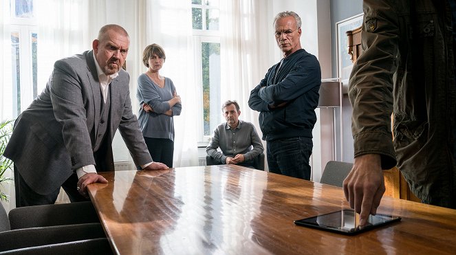 Tatort - Familien - Filmfotos - Dietmar Bär, Nicole Marischka, Harald Schrott, Klaus J. Behrendt