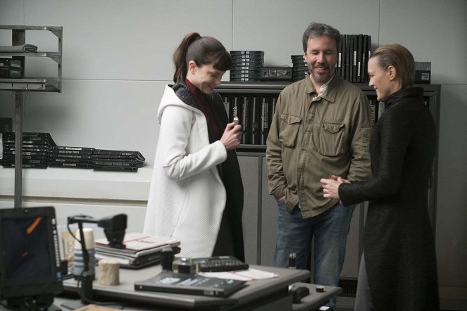 Blade Runner 2049 - Dreharbeiten - Sylvia Hoeks, Denis Villeneuve, Robin Wright