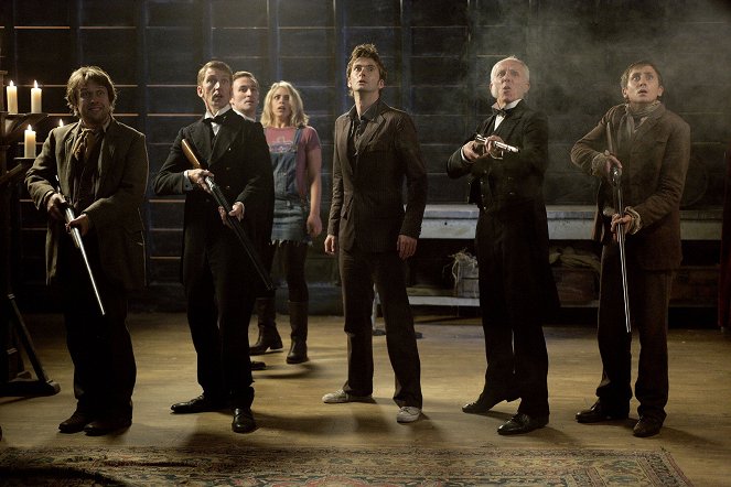 Doctor Who - Tooth and Claw - Photos - Derek Riddell, Billie Piper, David Tennant
