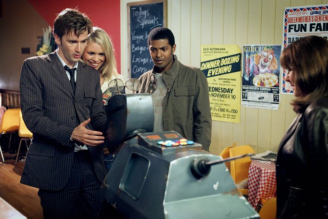 Doctor Who - School Reunion - Photos - David Tennant, Billie Piper, Noel Clarke