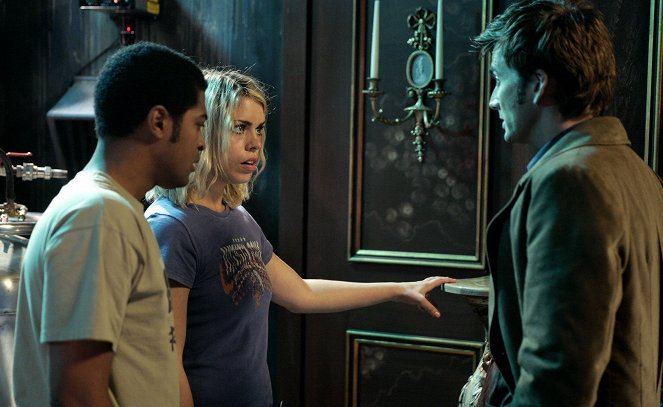 Doctor Who - The Girl in the Fireplace - Photos - Noel Clarke, Billie Piper, David Tennant