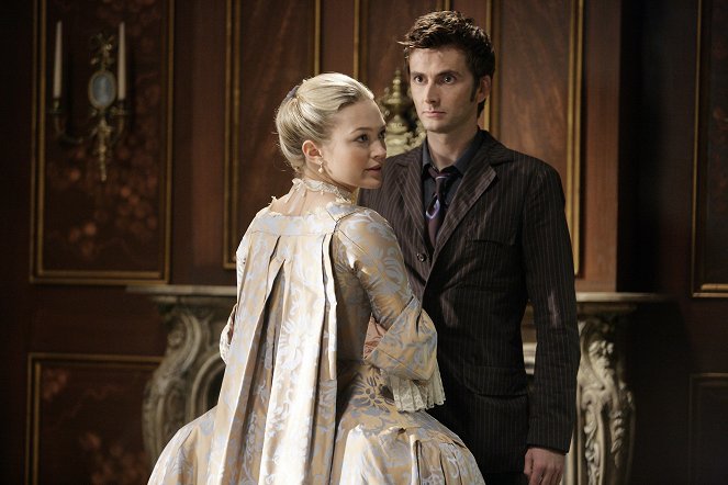 Doctor Who - The Girl in the Fireplace - Photos - Sophia Myles, David Tennant