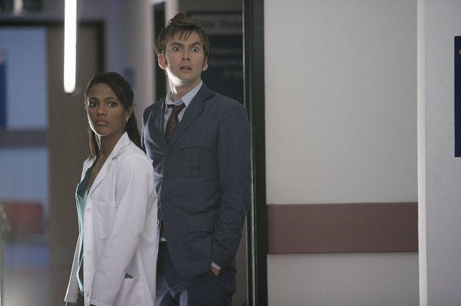 Doctor Who - Season 3 - Smith and Jones - Photos - Freema Agyeman, David Tennant