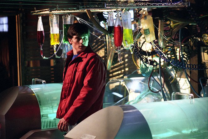 Smallville - Accelerate - Photos - Tom Welling