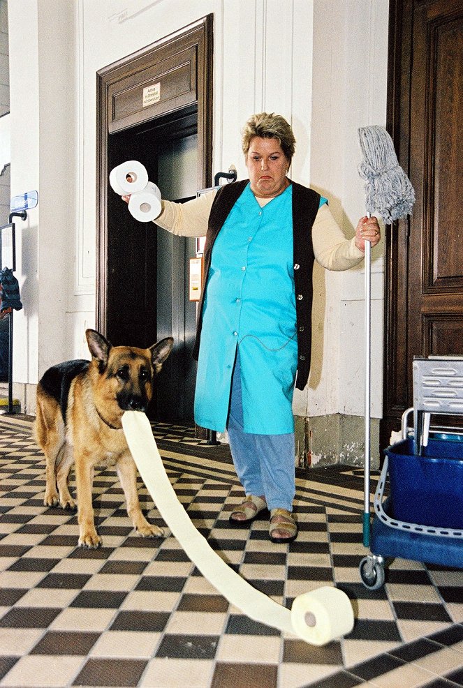 Rex felügyelő - A postagalamb - Filmfotók - Rhett Butler a kutya, Stefanie Werger