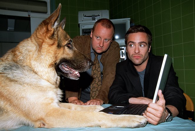 Rex felügyelő - Halálos vitamin - Filmfotók - Rhett Butler a kutya, Martin Weinek, Alexander Pschill