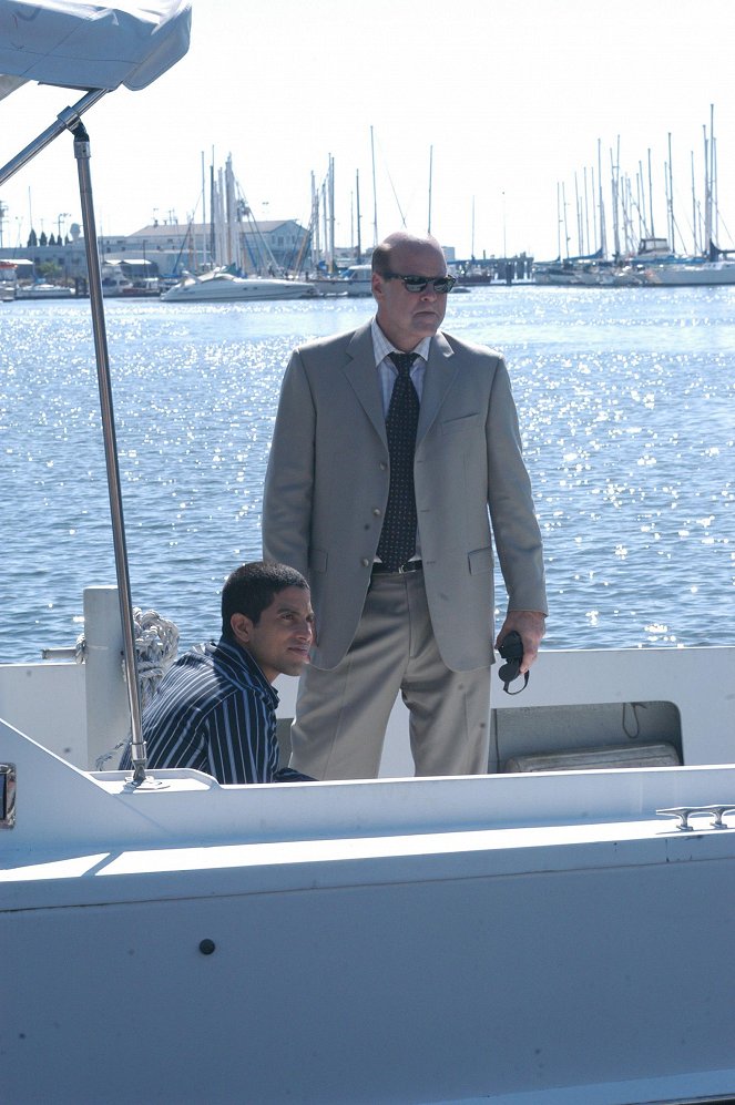CSI: Kryminalne zagadki Miami - Season 3 - Piraci - Z filmu - Adam Rodriguez, Rex Linn