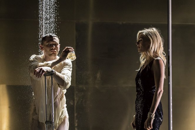 Cat on a Hot Tin Roof - Photos - Jack O'Connell, Sienna Miller