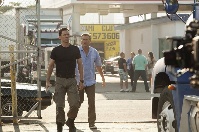 Burn Notice - Scorched Earth - Photos - Jeffrey Donovan, Bruce Campbell