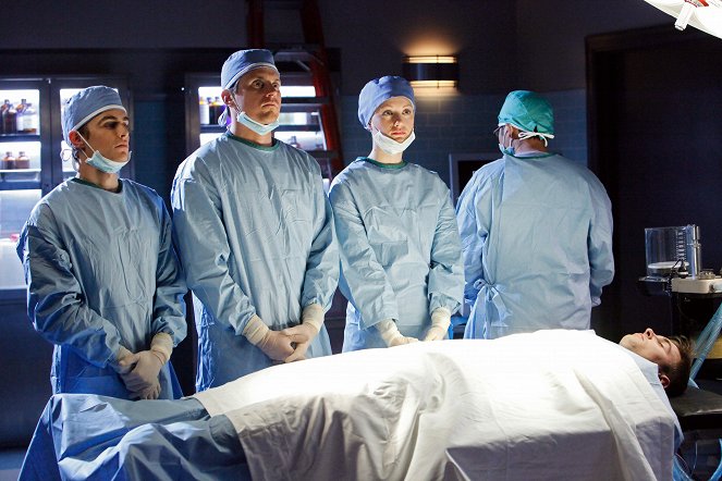 Scrubs - Our Stuff Gets Real - Photos - Dave Franco, Michael Mosley, Kerry Bishé