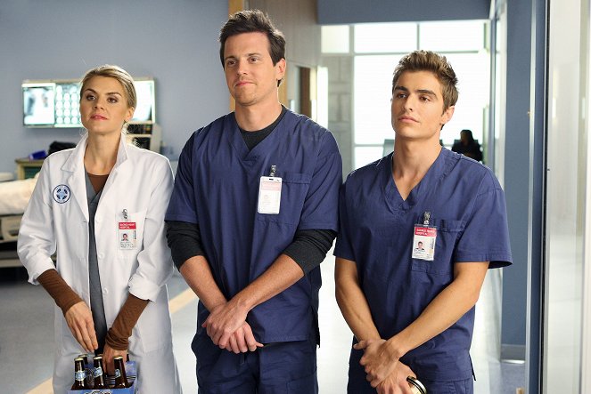 Scrubs - Our Stuff Gets Real - Photos - Eliza Coupe, Michael Mosley, Dave Franco