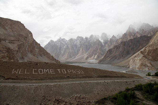 Dangerous Borders: A Journey across India and Pakistan - Photos