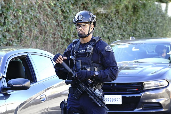 S.W.A.T. - Fences - Photos - Shemar Moore