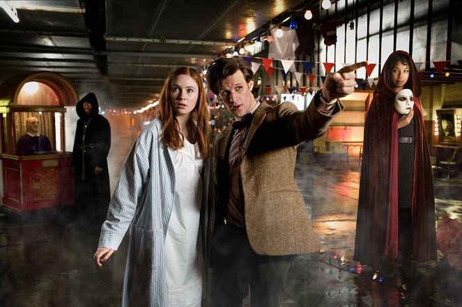 Doctor Who - Season 5 - The Beast Below - Photos - Karen Gillan, Matt Smith