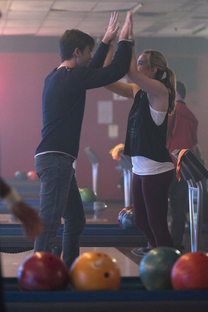 Beyond - Bowling - Film - Burkely Duffield, Eden Brolin