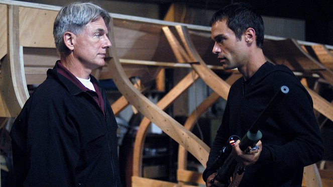 Agenci NCIS - Season 3 - Zabić Ariego (część 2) - Z filmu - Mark Harmon, Rudolf Martin