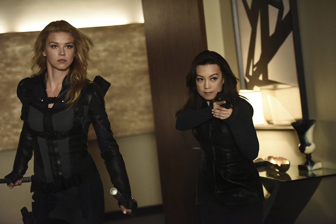 Os Agentes S.H.I.E.L.D. - Season 3 - Among Us Hide... - Do filme - Adrianne Palicki, Ming-Na Wen