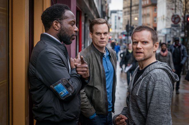 Safe - Filmfotos - Michael C. Hall, Marc Warren