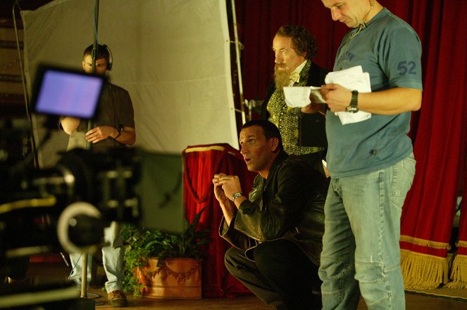 Pán času - Nepokojná mrtvá - Z natáčení - Christopher Eccleston, Simon Callow