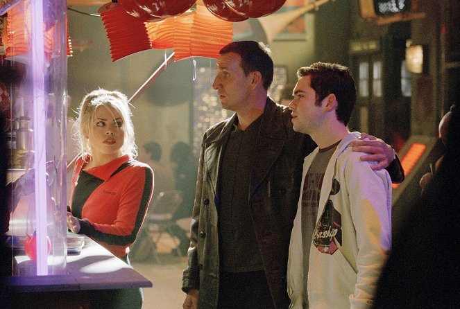 Doctor Who - The Long Game - Photos - Billie Piper, Christopher Eccleston, Bruno Langley