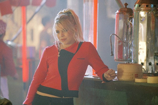 Doctor Who - The Long Game - Photos - Billie Piper