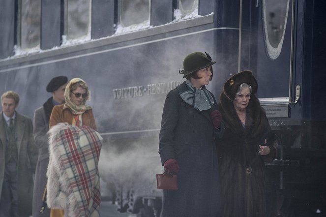 Asesinato en el Orient Express - De la película - Olivia Colman, Judi Dench