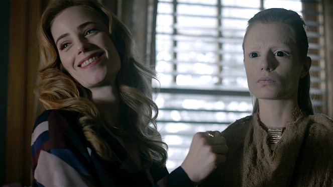 The Magicians - The Art of the Deal - Van film - Jaime Ray Newman, Anja Savcic